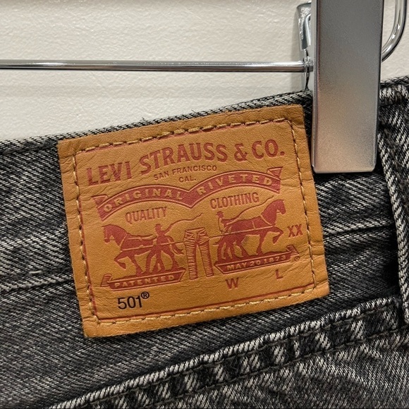 Levi’s 501 Button-Fly Cut-Off Denim Shorts Washed Black Distressed Cotton - Picture 5 of 10